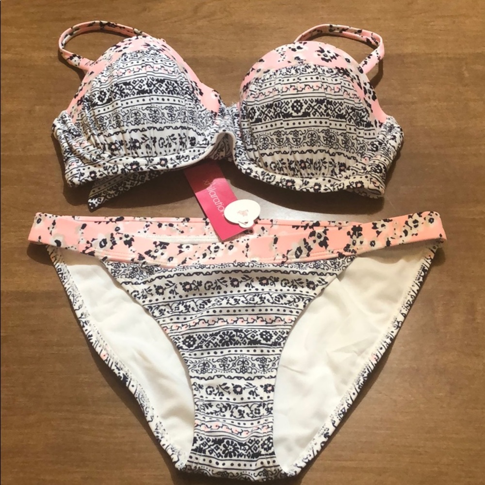 Xhilaration Bikini White/Black/Peach